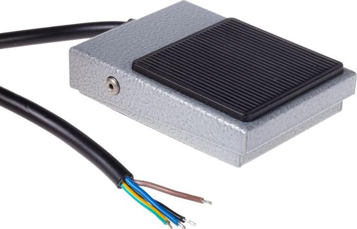 Actual product image RS PRO SPDT non-latching light duty foot switch