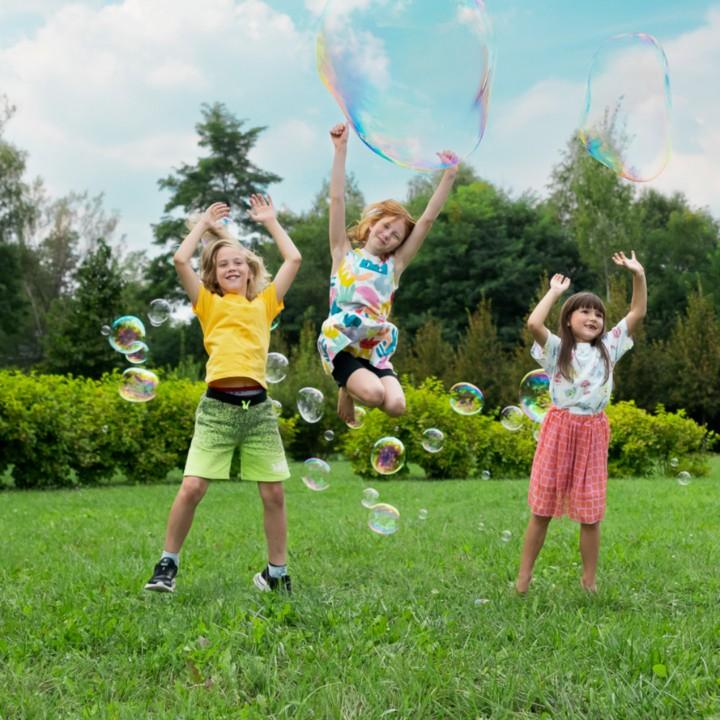 Actual product image Russell Liquid for large soap bubbles