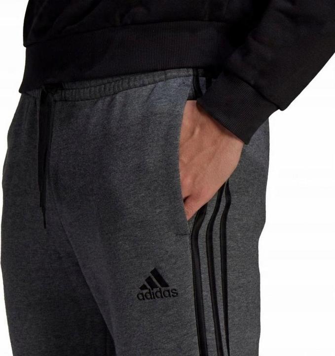 Produktbild Adidas Essentials Jogginghosen (S)