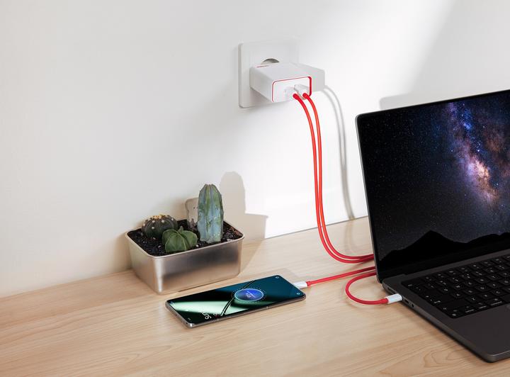Immagine prodotto OnePlus Dual Ports SuperVooc Adapter + Kabel (120 W, 2 porte)