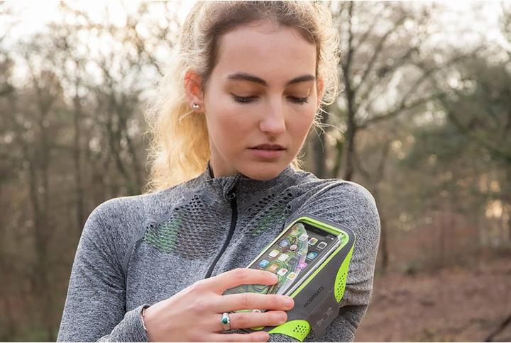 Actual product image Mobiparts Comfort Fit Sport Armband Samsung Galaxy S21 Ultra Neon Green