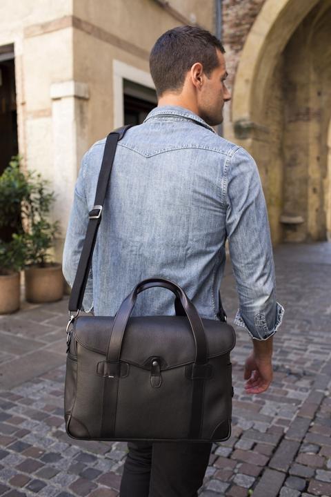 Actual product image Barber Shop Bob Cut (Camera shoulder bag)