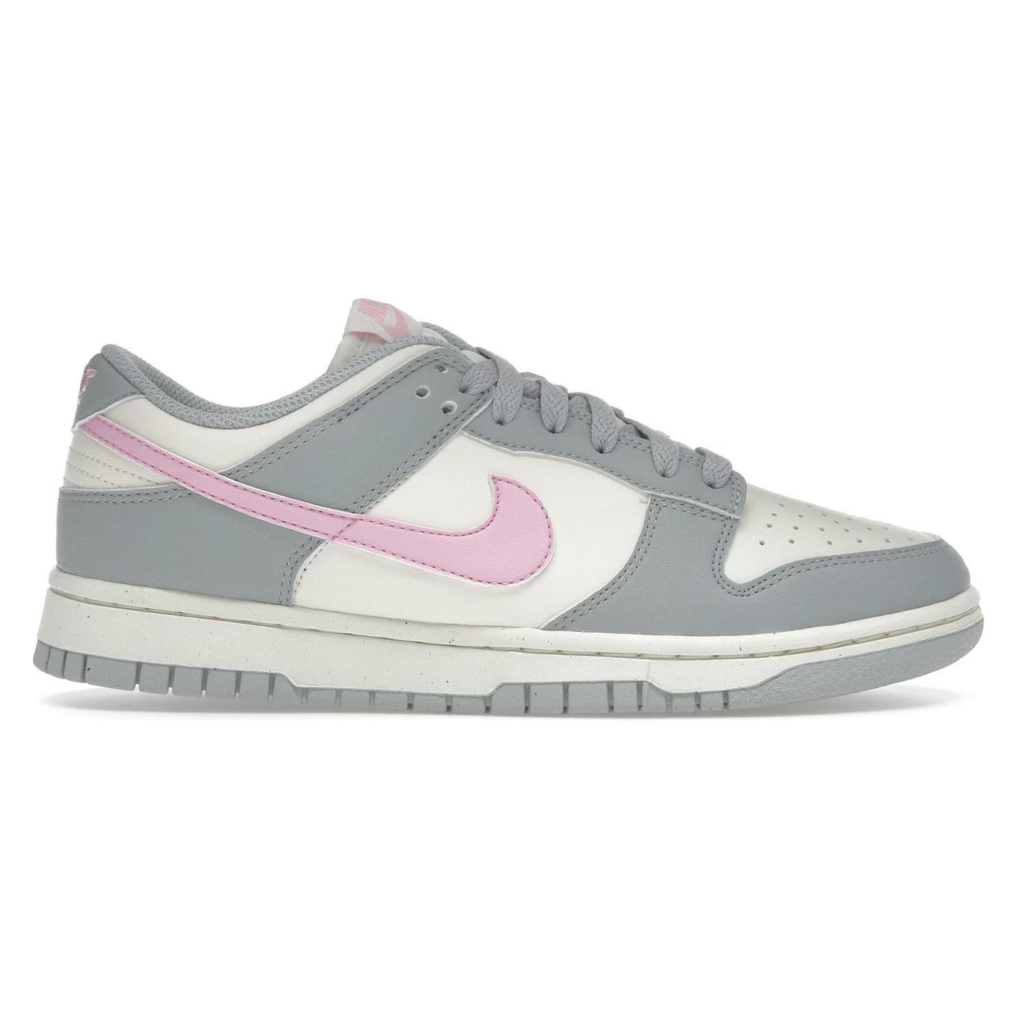 Nike, Damen, Sneakers, Dunk Low Next Nature Light Smoke Grey Pink Rise (Women's), Pink, Grau, (37.5)