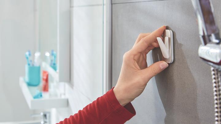 Actual product image tesa Waterproof Hook Large