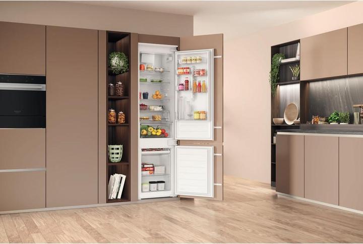 Actual product image Hotpoint HAC20D011A1 (300 l)