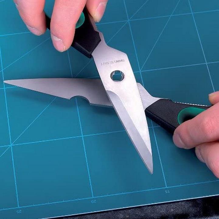 Actual product image wolfcraft 1 Universal household scissors, 70 mm blade (21.50 cm)