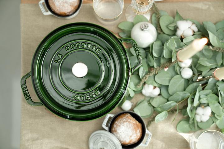 Actual product image Staub Cocotte (Casserole + stew pot, Cast iron, 24 x 10.50 cm)