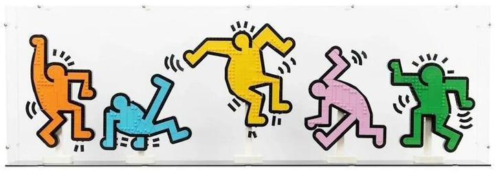 Produktbild iDisplayit Acryl-Display für LEGO® 31216 Keith Haring – Tanzende Figuren (Mit schwarzem Boden) (1773 Teile)