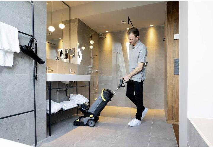 Produktbild Kärcher Professional BR 30/4 C Bp