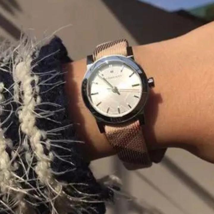 Produktbild Burberry The City funktionale und attraktive Damenuhr (26 mm)