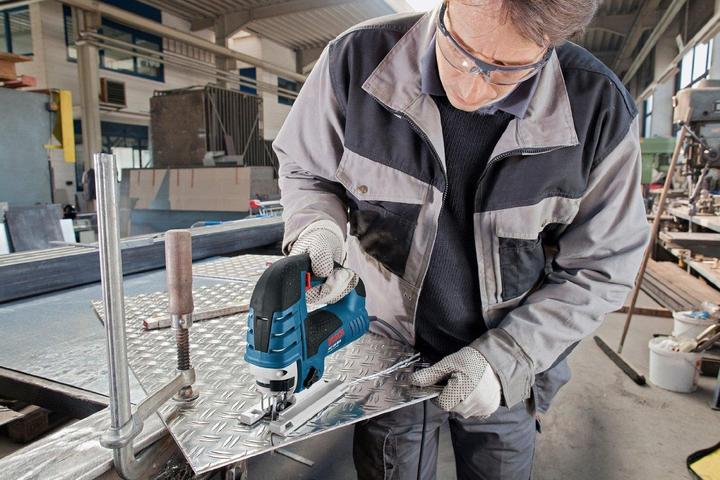 Produktbild Bosch Professional Stichsäge GST 150 BCE, im Handwerkerkoffer