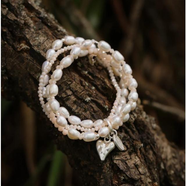 Actual product image Andreani Armband aus echten Süsswasserperlen mit Herzanhänger rosa von (19 cm)
