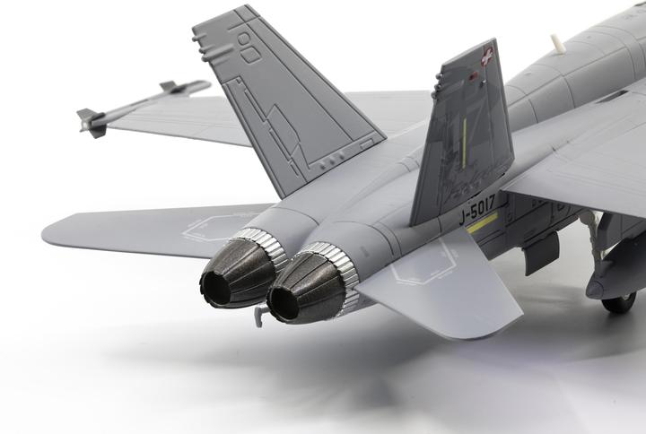 Produktbild Ace F/A-18C Hornet Falcons Staffel 17 J-5017
