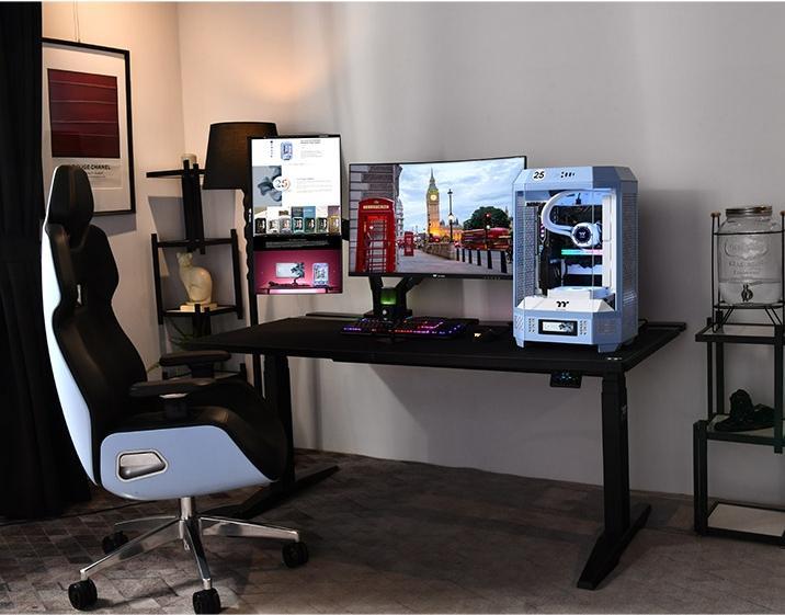 Produktbild Thermaltake G700 RGB Gaming Desk (schwarz, RGB-LED-Lichtleiste 16,8 Millionen Farben)