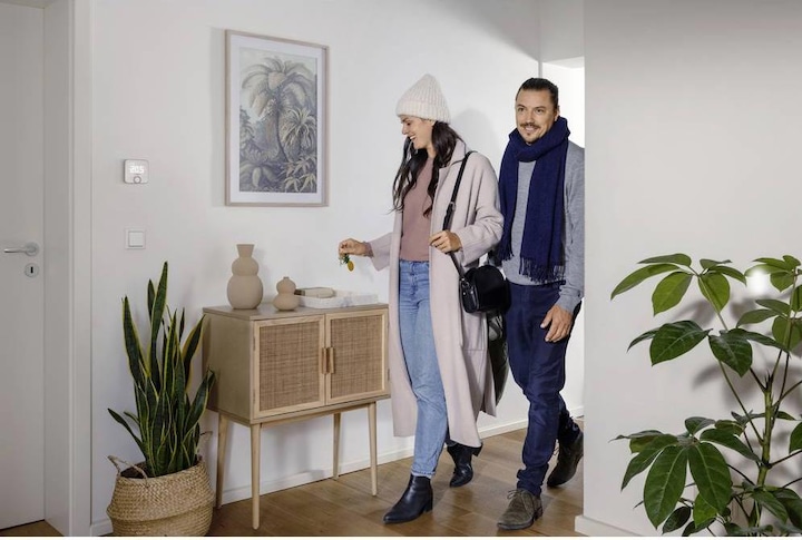 Actual product image Bosch Smart Home Room thermostat II (230V)