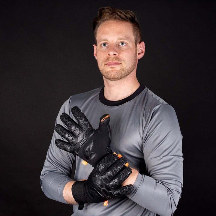 Produktbild Catch & Keep Fussballhandschuhe Fly Dark Soul Gr. 6 Schwarz Torwart Keeper Goalie Handschuhe (6)