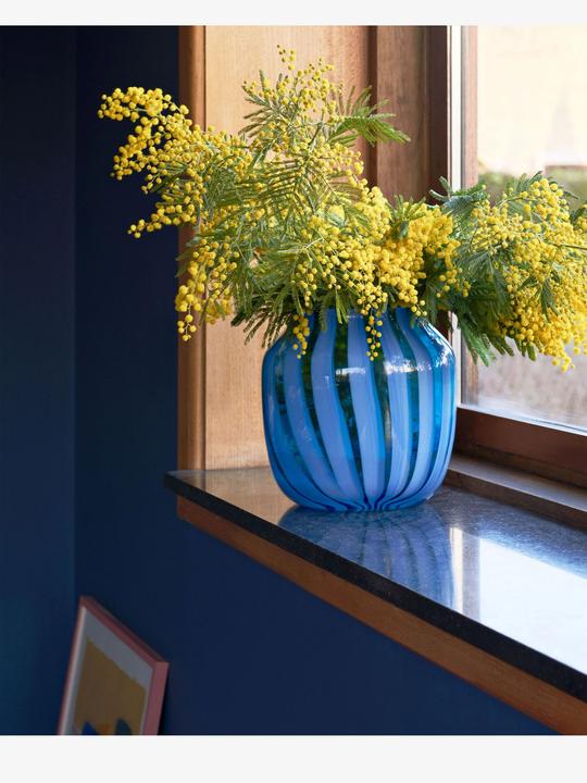 Produktbild HAY Vase JUICE Hellblau gestreift (1 x, 22 x 22 x 22 cm, 1283086.80 l)