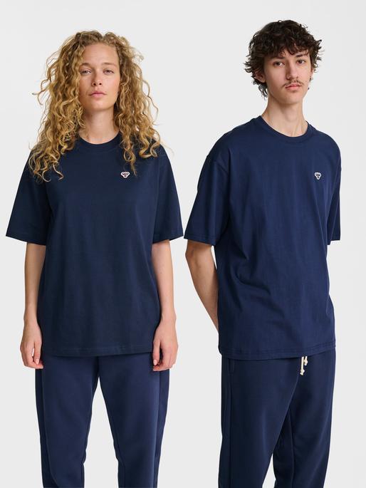 Actual product image hummel hmlLOOSE T-SHIRT BEE S/S (L)