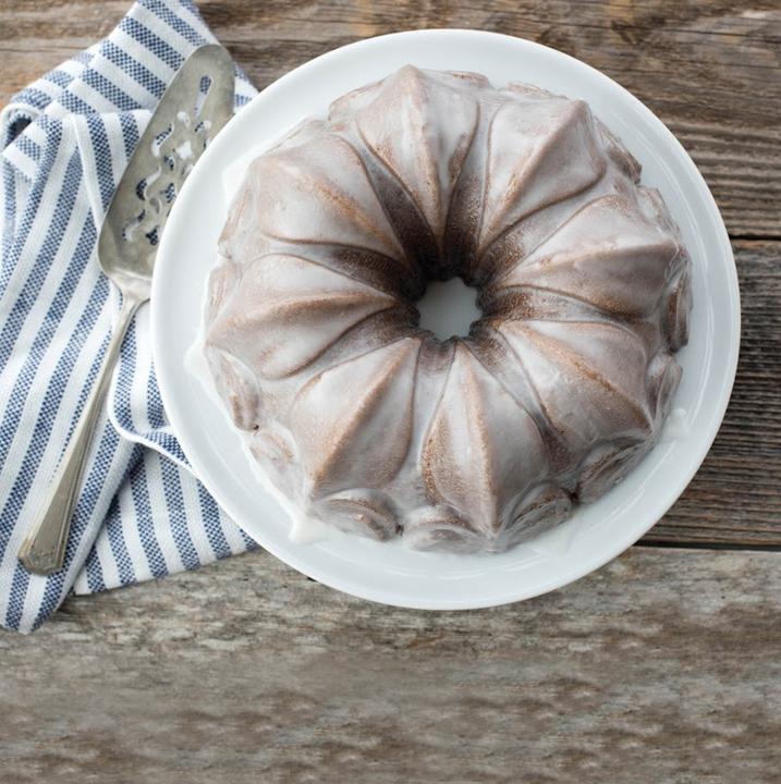 Actual product image Nordic Ware - Fleur De Lis Bundt Pan (23.50 cm)