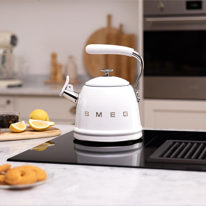 Actual product image Smeg WKF01WH Wasserkessel weiss 2,3 Liter (2.30 l)