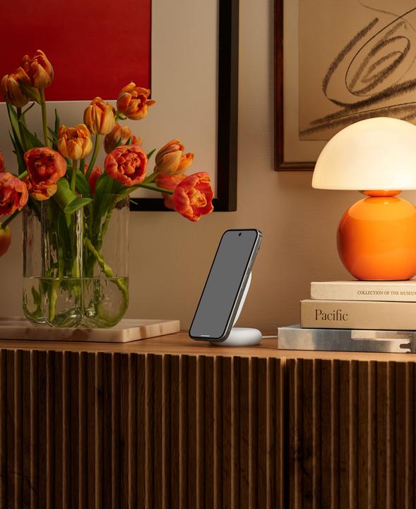Actual product image Google Pixelsnap charger with stand holder (25 W)