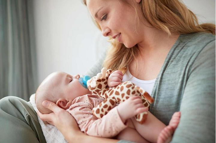 Produktbild Philips Avent Snuggle Giraffe (1 x, ab Geburt)