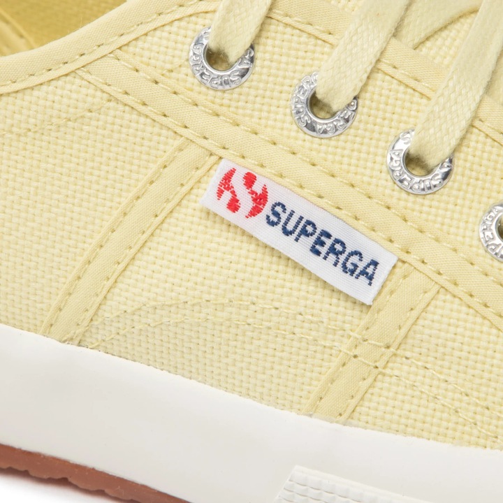 Produktbild Superga sneakers für en 2750-cotu class (39)