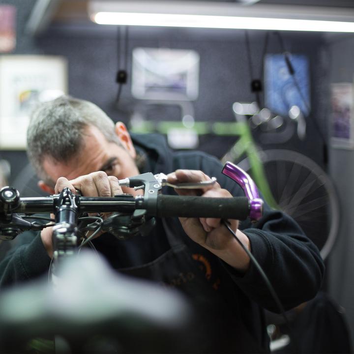 Actual product image Relaxdays Bicycle lift