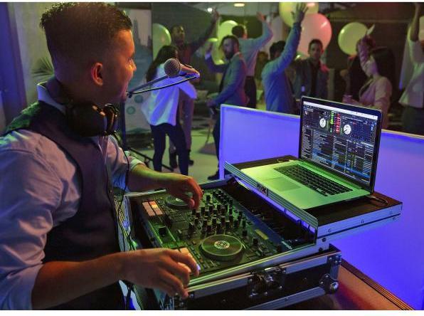 Actual product image Roland DJ-707M