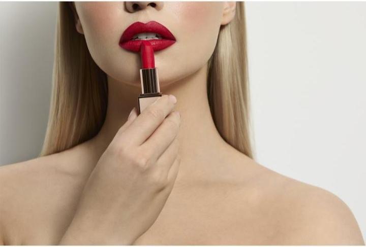 Actual product image Sosu Cosmetics - Matte lipsticks (Matte Lipsticks) 3.2 g - Shade: Te Amo (Te Amo)