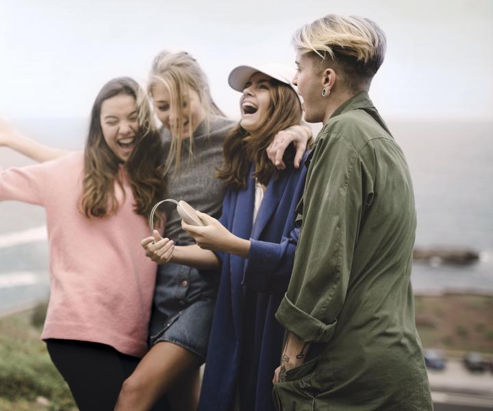 Produktbild B&O BeoPlay P2 (10 h, Akkubetrieb)