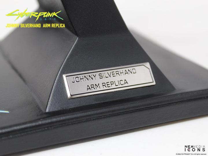 Produktbild Neamedia Cyberpunk 2077: Johnny Silverhand Arm Replica