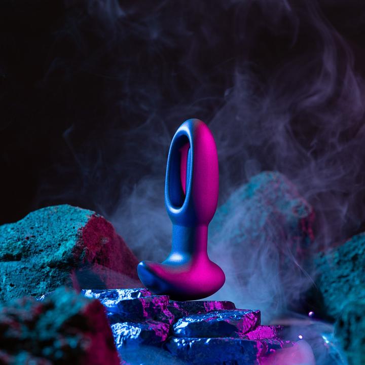 Actual product image Hueman - Voyager Vibrating Butt Plug With Tapping - Purple