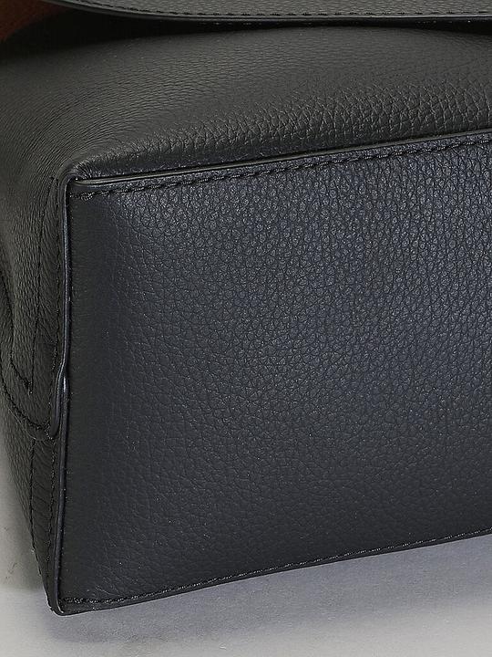 Actual product image Coccinelle Schultertasche COCCINELLENIKLA