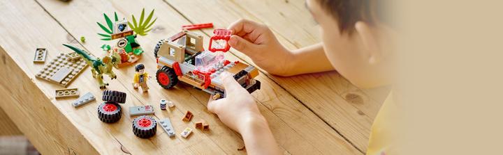 Actual product image LEGO Ambush of the Dilophosaurus (76958, LEGO Jurassic World)