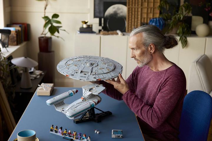 Productafbeelding LEGO Star Trek U.S.S. Enterprise NCC-1701-D (10356, LEGO Icons)