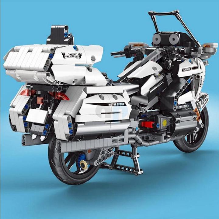 Actual product image Mould King 23001 - Gold Wing Motorcycle (1328 pieces)