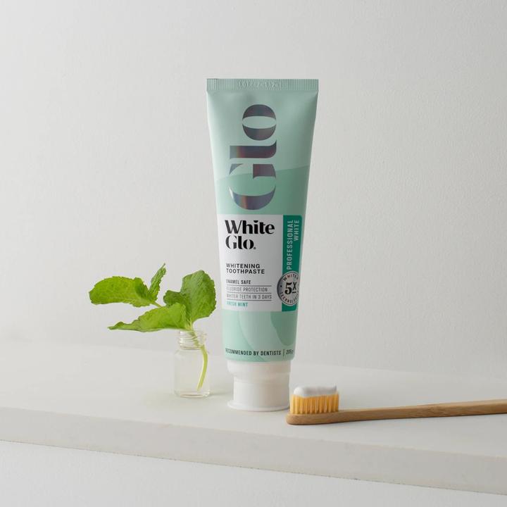 Actual product image White Glo Glo Professional White Whitening Toothpaste (115 ml)