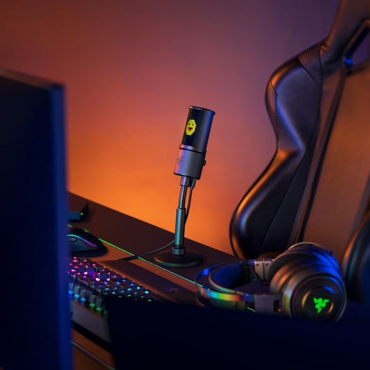 Actual product image Razer Seiren Emote