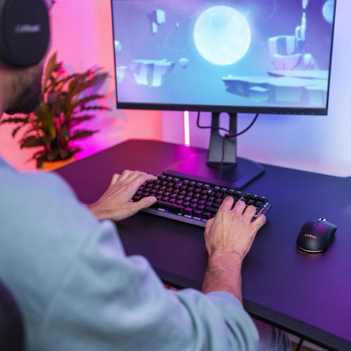 Actual product image Trust GXT 980 Redex (Cable, Wireless)