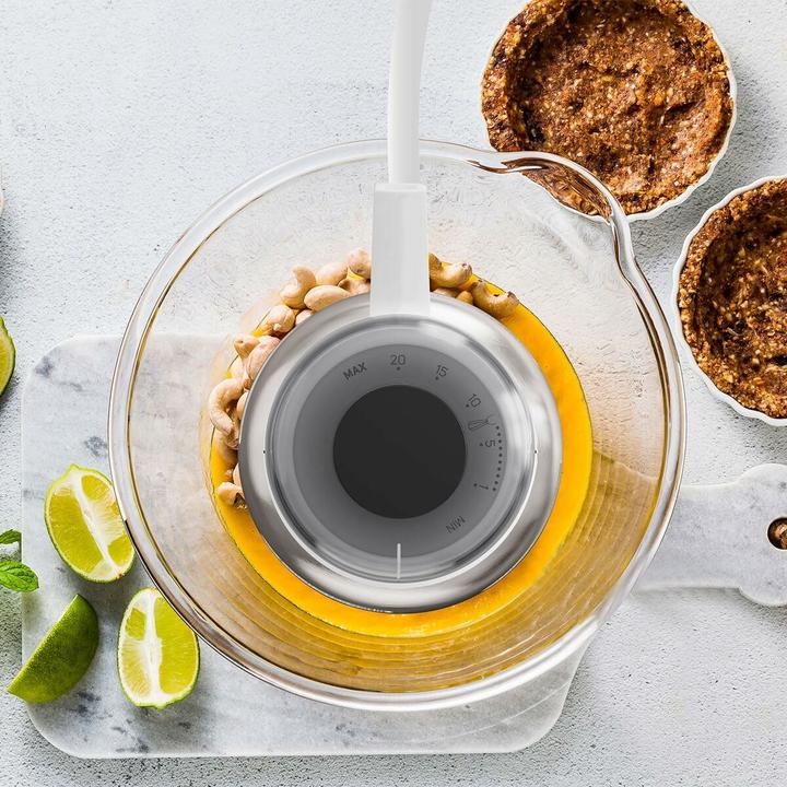 Produktbild BLACK+DECKER BXHBA750E Stabmixer Set 750 Watt 20 Stufen inkl.Zubehör ws