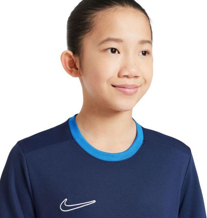 Actual product image Nike DriFit Academy T-Shirt (L)
