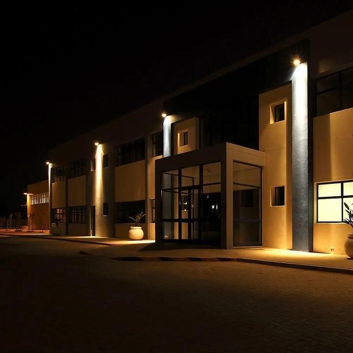 Immagine prodotto V-TAC VT49204 Proiettore LED 200W SMD FSeries Corpo nero 4000K (17600 lm, IP65)