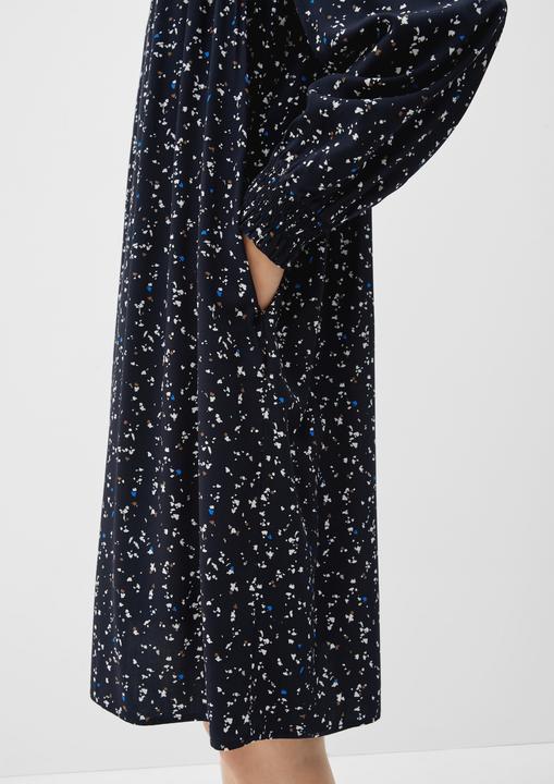 Actual product image S.Oliver Kleid Viskosekleid mit Smok-Details (32)