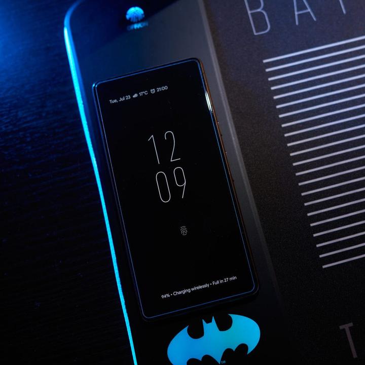 Produktbild Numskull Batman - Oversize Gaming Mat & Mobile Charger (XXL)