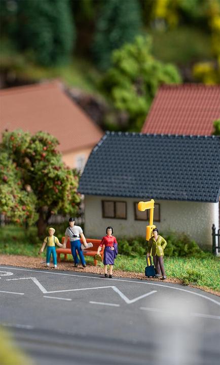 Produktbild Faller Wartende Passanten