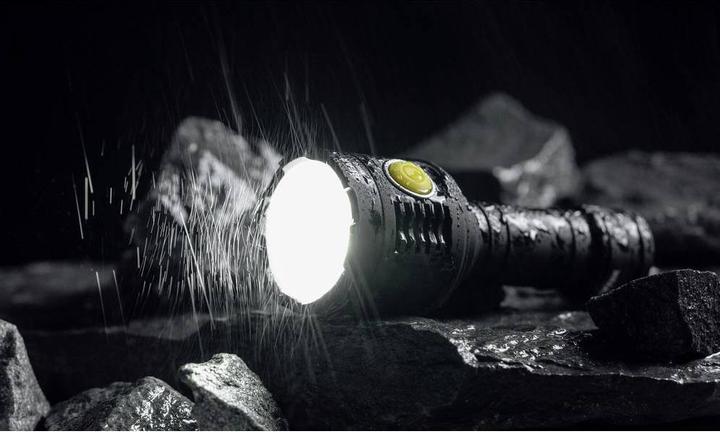 Actual product image ArmyTek Bear WRG torch (12.20 cm, 1500 lm)
