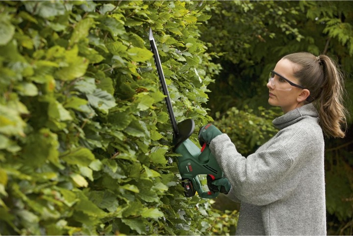 Produktbild Bosch Home & Garden EasyHedgeCut 18-45 (Akkuheckenschere)