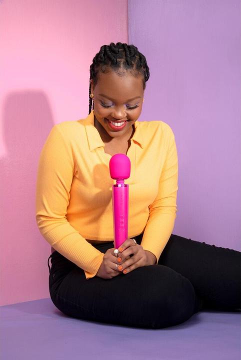 Actual product image Le Wand Rechargeable Massager Magenta
