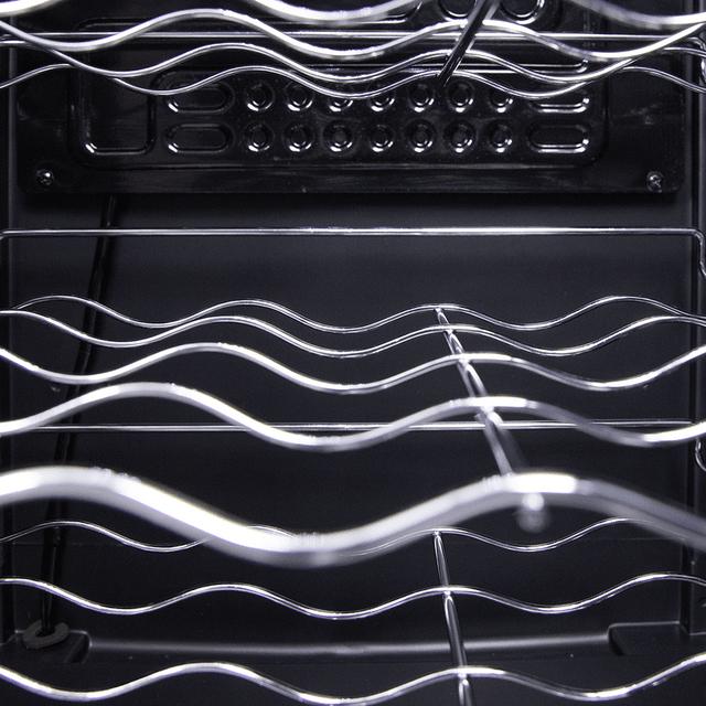 Actual product image Cecotec VINOTECA BOLERO 34030 NEGRA 34 BOTELLAS REGULABLE